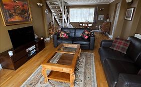 Springfield Oaks Cottage